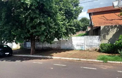 Terreno na avenida santos dumont, próximo ao hospital mário palmério