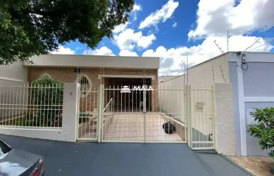 Casa com 3 quartos à venda na Nossa Senhora da Abadia, Uberaba 