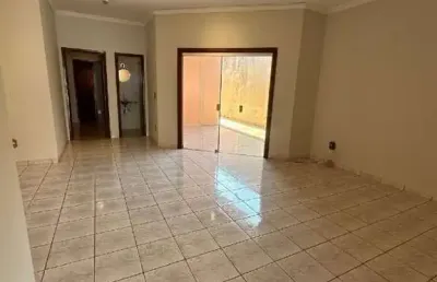 Casa com 3 quartos à venda no Jardim São Bento, Uberaba 