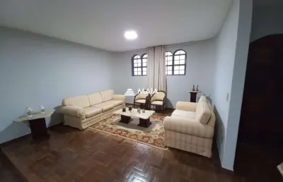 Casa com 3 quartos à venda na Vila Olímpica, Uberaba 