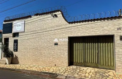 Casa com 3 quartos à venda no Conjunto Costa Telles II, Uberaba 