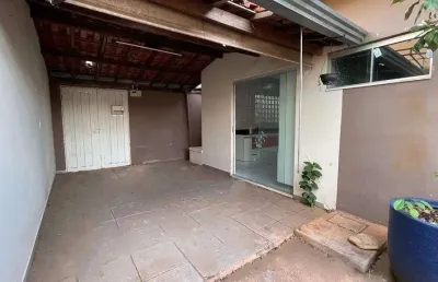 Casa com 3 quartos à venda no Jardim São Bento, Uberaba 