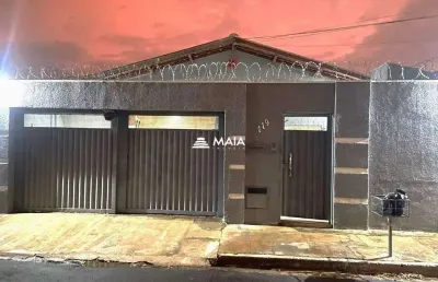 Casa com 4 quartos à venda no Fabrício, Uberaba 