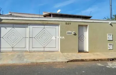 Casa com 5 quartos à venda na Serra Dourada, Uberaba 