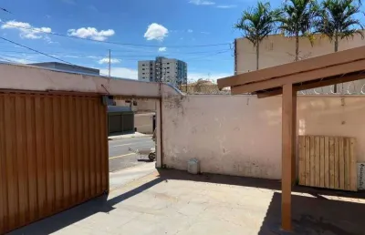 Casa com 3 quartos à venda no Santa Maria, Uberaba 