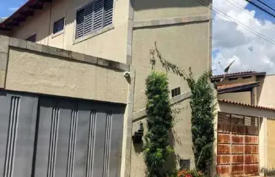 Casa com 4 quartos à venda no Jardim Espírito Santo, Uberaba 