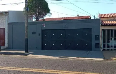 Casa com 3 quartos à venda no Jardim Elza Amuí I, Uberaba 