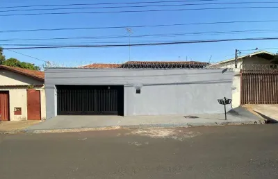 Casa com 3 quartos à venda na Vila São Cristóvão, Uberaba 