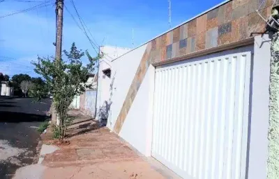 Casa com 5 quartos para alugar no Santa Maria, Uberaba 