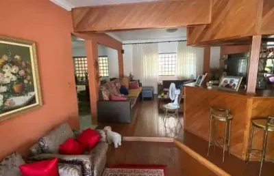 Casa com 4 quartos à venda na Vila Olímpica, Uberaba 