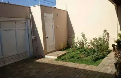 Casa com 3 quartos à venda na Nossa Senhora da Abadia, Uberaba 