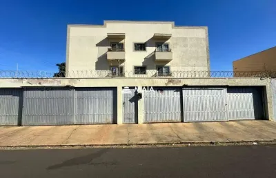 Apartamento com 3 quartos para alugar no Conjunto Manoel Mendes, Uberaba 
