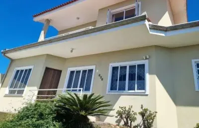 Casa ampla no novo mundo. 5 quarto. 1 suíte. 4 banheiros. 4 vagas