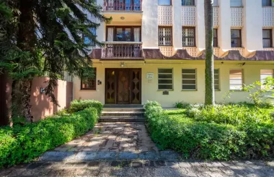 Apartamento 03 quartos no batel. 01 suíte. 04 banheiros. 01 vaga