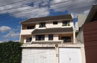 Casa ampla com vista para o parque tingui. 04 quartos.04 vagas. sacada frontal