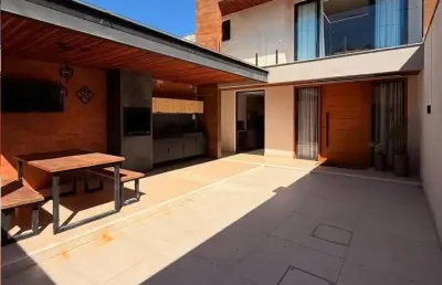 Casa com 4 quartos à venda em Meia Praia, Itapema 