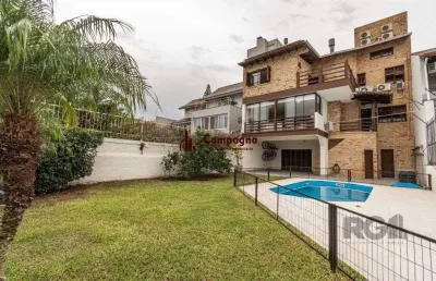Casa de 484m², 4 dormitórios, 8 vagas no bairro chácara das pedras!