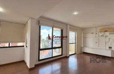 Maravilhosa cobertura com vista definida e muita claridade no menino deus
