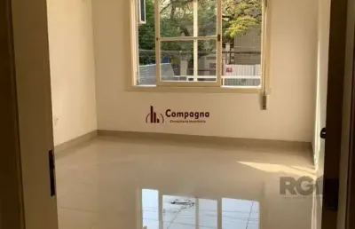 Vende-se belíssimo apartamento 3 suítes, de frente, próximo ao parcão, reformado