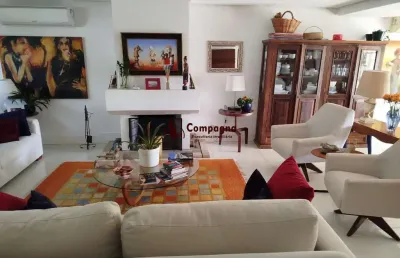 Venda casa em condomínio semi-novo com 330 metros quadrados privativos, 3 suítes