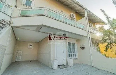Casa para venda - 137m², 3 dormitórios, sendo 3 suites, 2 vagas - hípica
