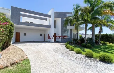 Casa  no condomínio terra ville , com aproximadamente 450m quadrados.