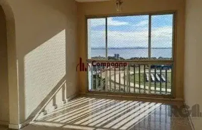 Apartamento com 3 dormitórios, 2 banheiros, 1 vaga de garagem, no bairro cristal