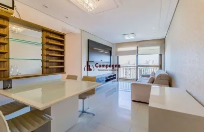 Apartamento mobiliado com lareira, suíte e sacada com vista definida