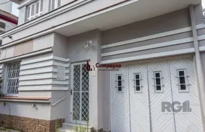 Casa espaçosa de 3 dormitórios à venda no bairro moinhos de vento!