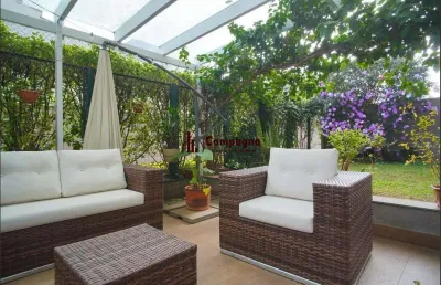 Apartamento garden semimobiliado 2 dormitórios, e vaga pra 2 carros.