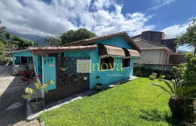 Duas casas à venda, em um terreno com 544m2 e 272m² de construção, na praia da massaguaçu, em carag
