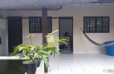 Charmosa casa térrea à venda, com 02 dormitórios e 02 vagas de garagem no indaiá, em caraguatatuba,