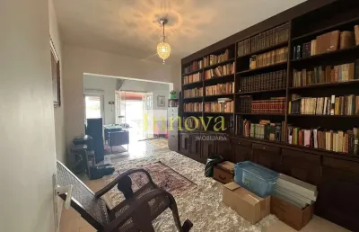Casa assobradada à venda, com 04 suítes, a 200m da orla da martim de sá,em caraguatatuba, litoral n