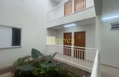 Apartamento à venda, com dois dormitórios e sacada, na orla da praia do capricórnio, em caraguatatu