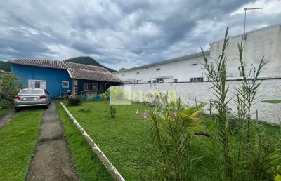 Encantadora casa térrea à venda, 300m da praia no bairro martim de sá, caraguatatuba - litoral nort