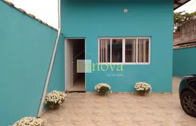 Casa térrea à venda, com três dormitórios sendo uma suíte, no bairro jardim das gaivotas, em caragu