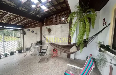 Sobrado à venda,com duas suítes e duas vagas de garagem, na prainha, em caraguatatuba, litoral nort