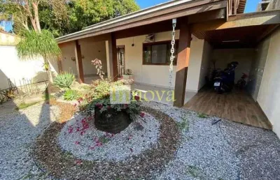 Belíssima casa à venda, com 02 dormitórios + 01 suíte, área gourmet com churrasqueira na praia do i