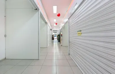 Aluguel de loja em galeria na rua general carneiro, 235, loja 4