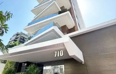 Apartamento com 3 quartos e 4 banheiros à venda, 209 m²