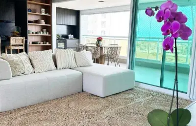 Apartamento com 4 quartos e 6 banheiros para alugar, 163 m²