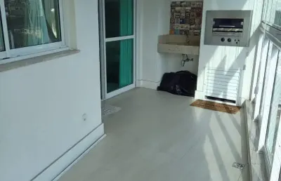 Apartamento com varanda gourmet, frente, andar alto no jardim icaraí
