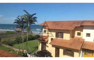 Sobrado quadra mar no balneário cambijú - investimento para captação de recurso com locação de temporada!!!