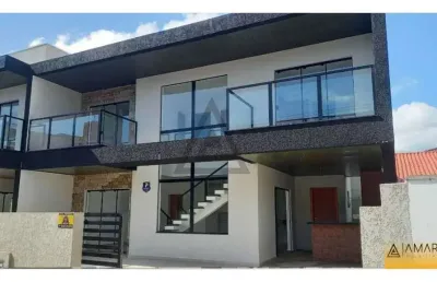 Sobrado à venda 122m², 350 mts do mar, na av do comércio, itapema do norte, itapoá sc