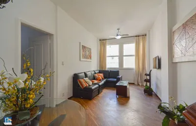 Apartamento com 3 quartos para alugar, 102 m² por r$ 5.000/mês - general tibucio - copacabana - rio de janeiro/rj