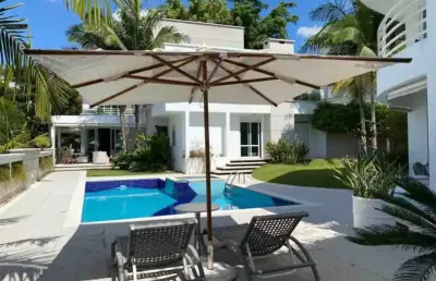 Casa com 312 metros², 3 quartos, piscina e churrasqueira em guarujá - sp