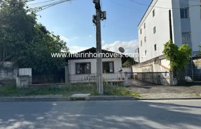 Terreno à venda em guanabara, joinville ? 13x30m, casa de madeira, r$395.000,00