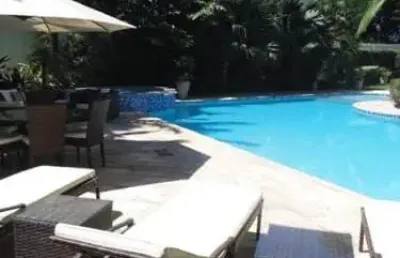 Mansão cinematografica no jardim medina em poá são paulo..