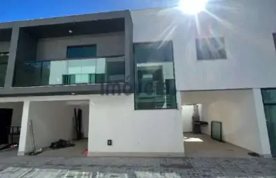 Casa com 3 quartos à venda na Rua das Ágatas, Marilândia, Juiz de Fora