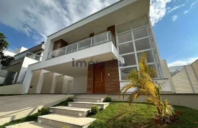 Casa com 4 quartos à venda na Rua Comandante Alvim Gonçalves - Residencial Alvim, São Pedro, Juiz de Fora
